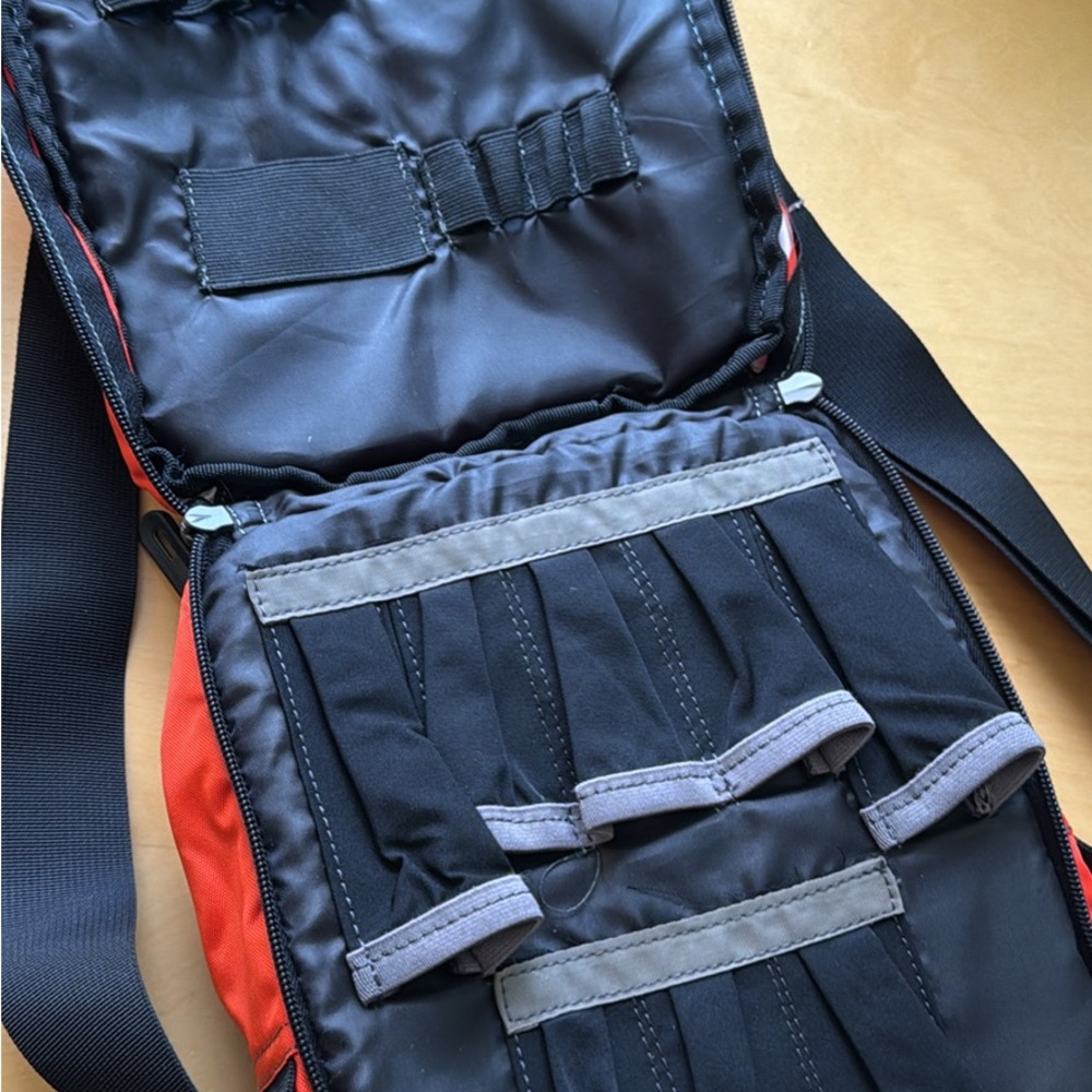 Red-orange tech bag - Picture 5 of 5